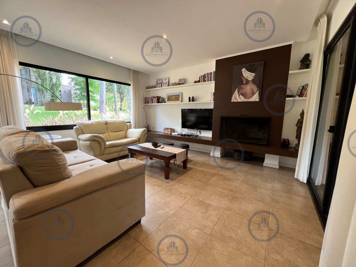 Alquiler Anual y Venta casa 2 Dormitorios en Barrio privado, Pinares — fotografía 1