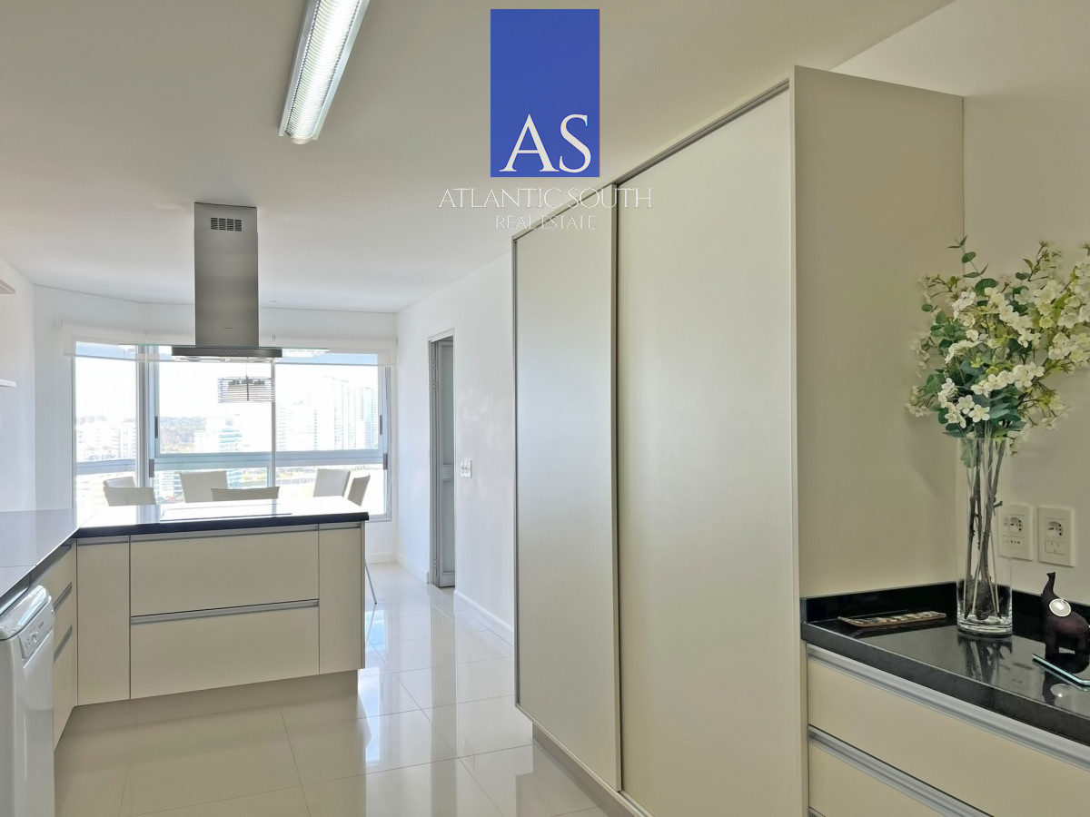 Apartamento ID.4824 - Frente al mar, reciclado en torre de gran categoría en venta 