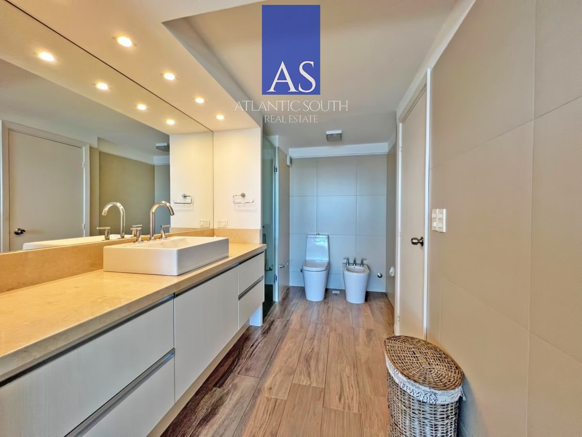 Apartamento ID.4824 - Frente al mar, reciclado en torre de gran categoría en venta 