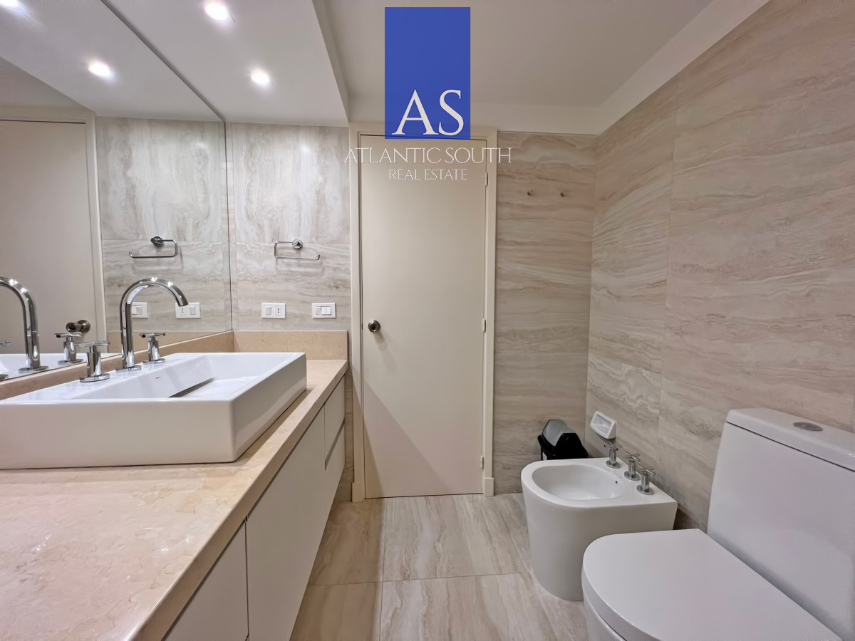 Apartamento ID.4824 - Frente al mar, reciclado en torre de gran categoría en venta 