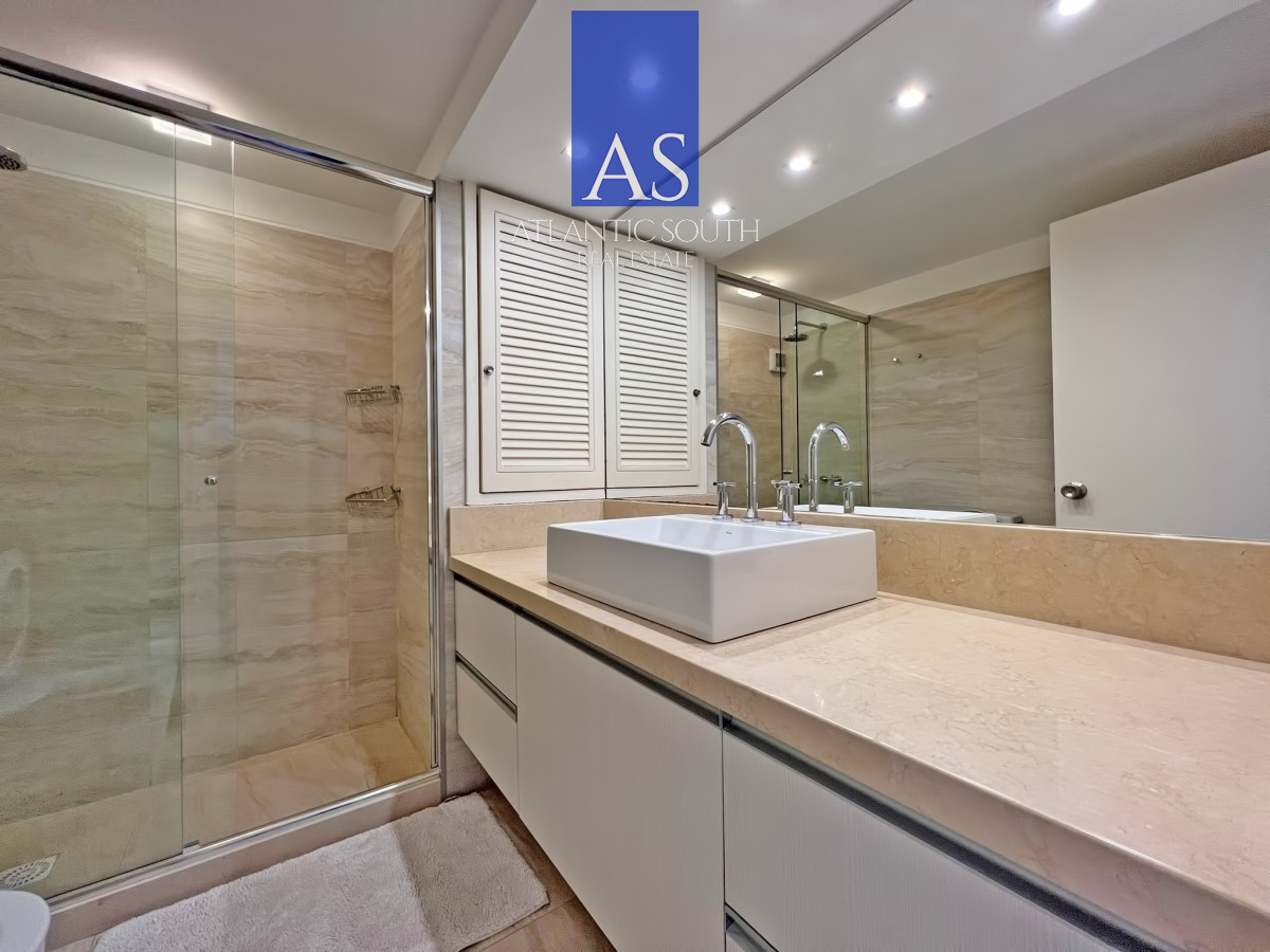 Apartamento ID.4824 - Frente al mar, reciclado en torre de gran categoría en venta 