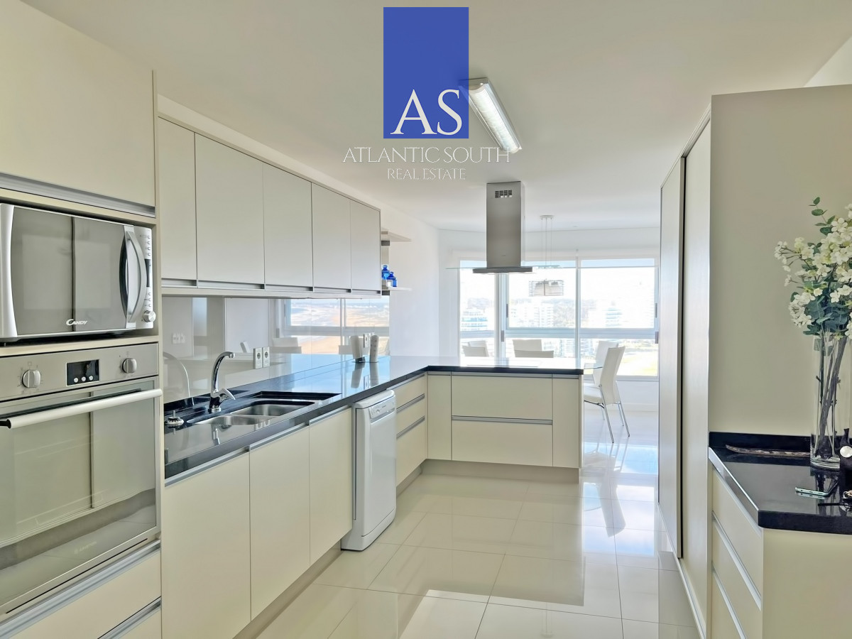 Apartamento ID.4824 - Frente al mar, reciclado en torre de gran categoría en venta 