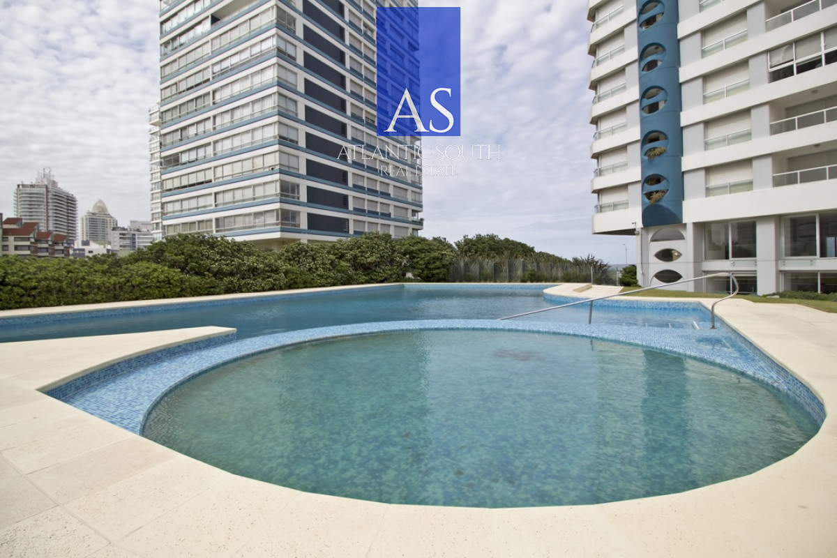 Apartamento ID.4824 - Frente al mar, reciclado en torre de gran categoría en venta 