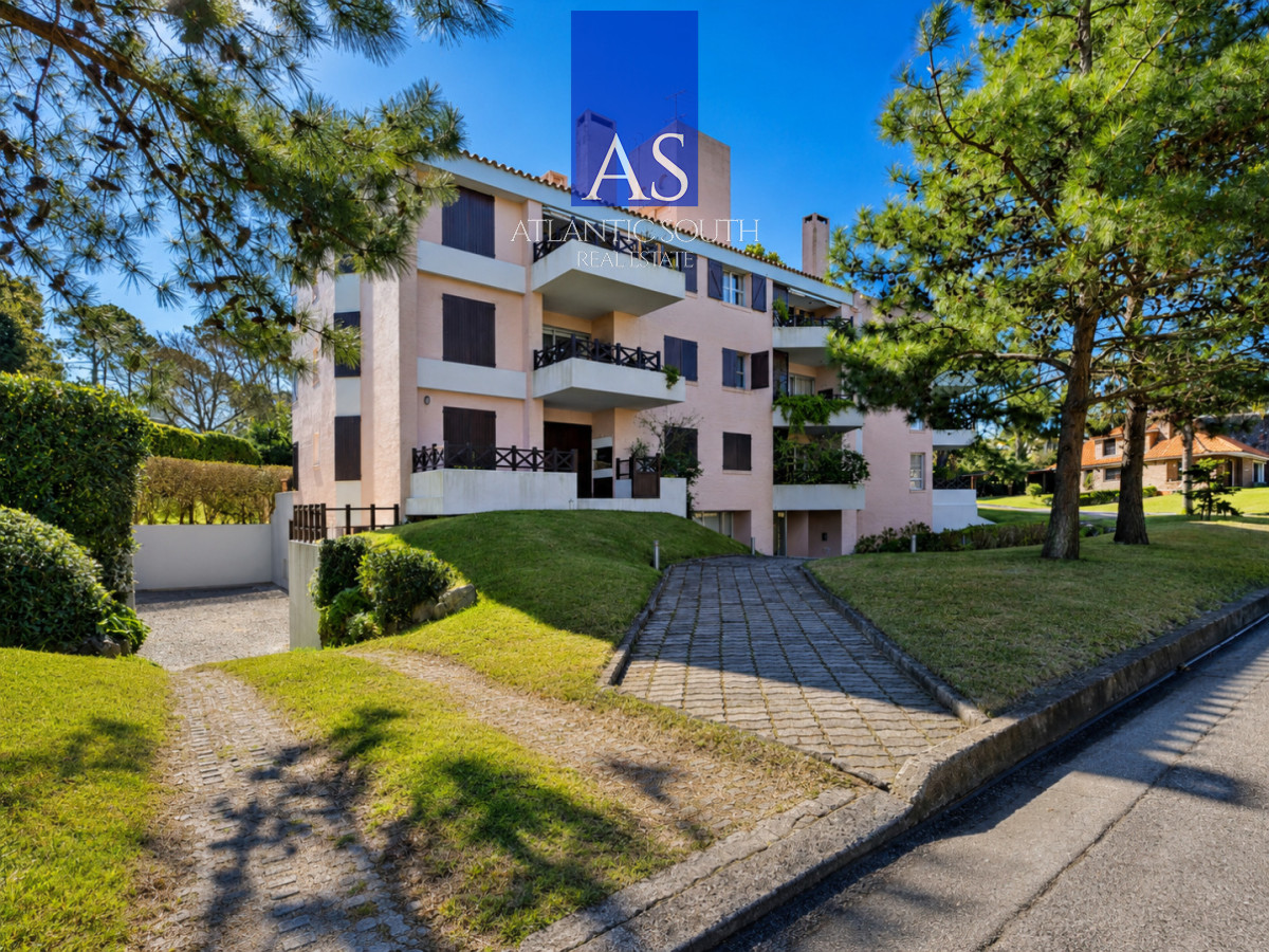 Apartamento ID.4912 - Apartamento 3 dormitorios con estufa y parrillero Playa Mansa