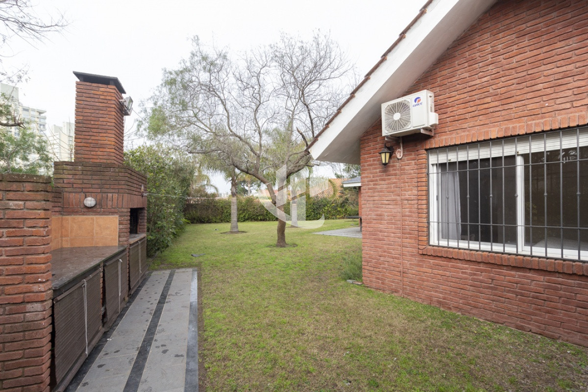 Casa ID.519 - Venta, casa, 4 dormitorios, Mansa, Punta del Este.