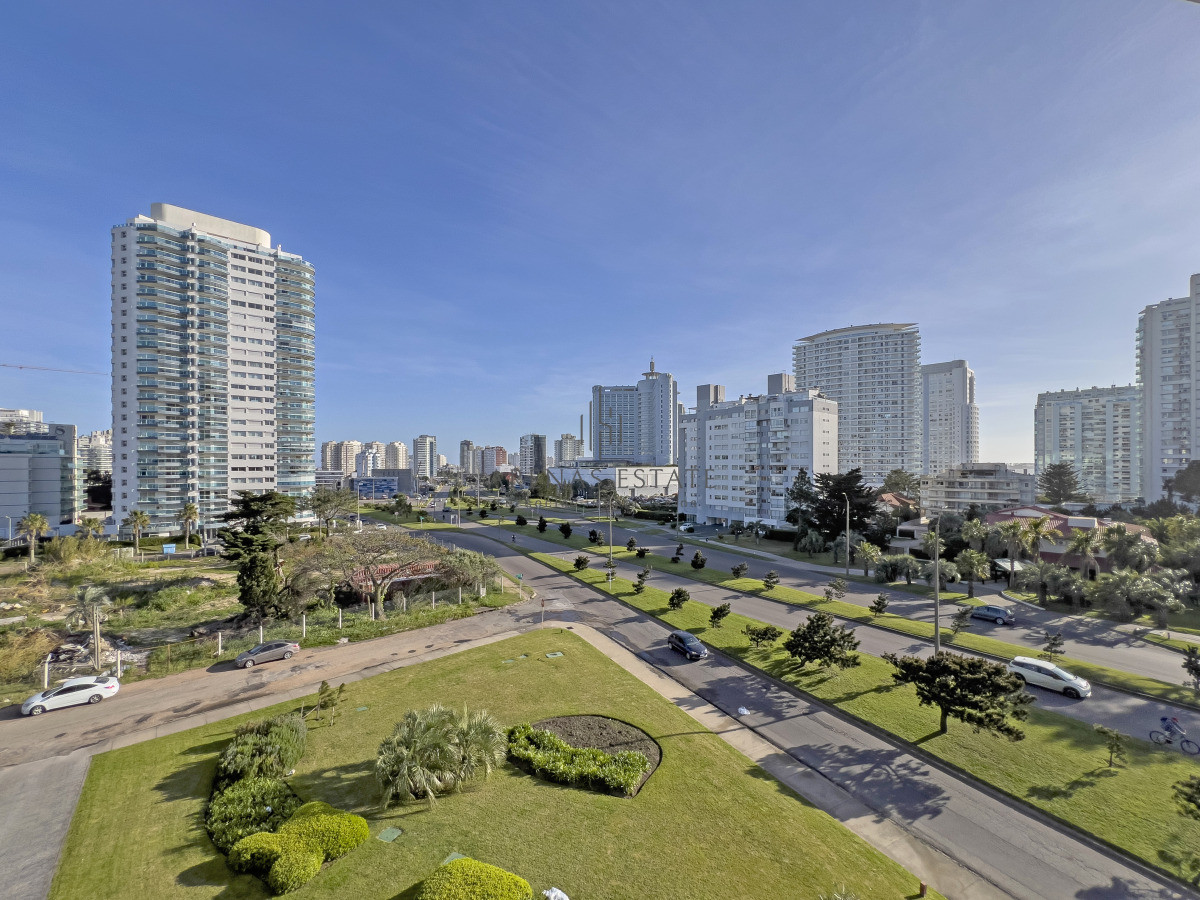 Apartamento ID.4062 - VENTA APARTAMENTO DOS DORMITORIOS PUNTA DEL ESTE