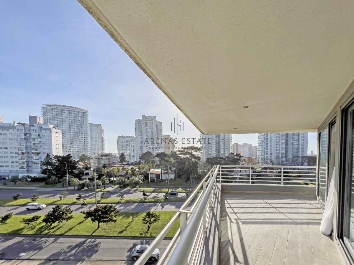 Apartamento ID.4062 - VENTA APARTAMENTO DOS DORMITORIOS PUNTA DEL ESTE