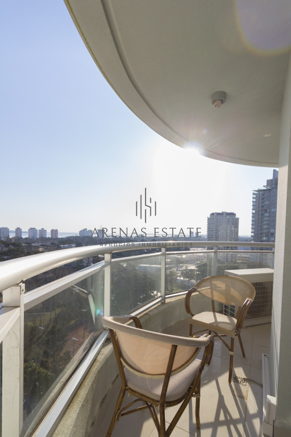 Apartamento ID.3119 - Piso alto, dos dormitorios, dos baños