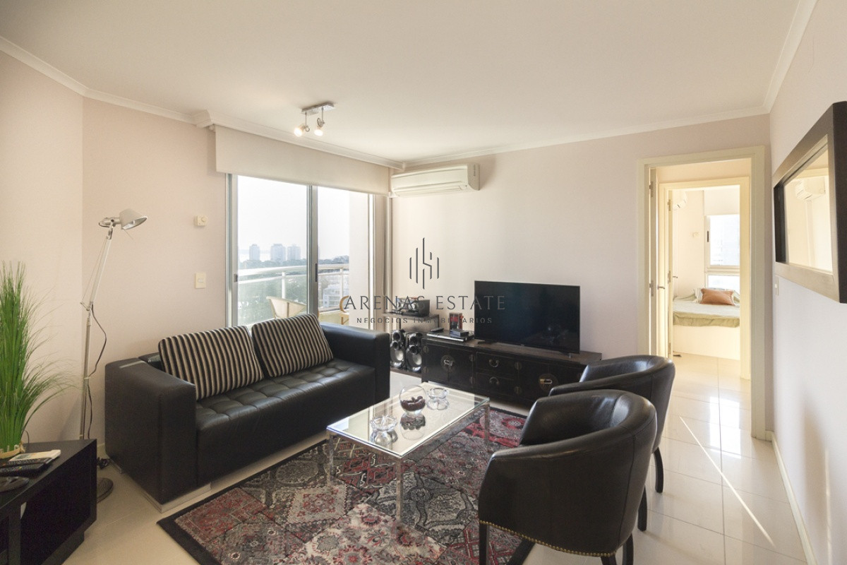 Apartamento ID.3119 - Piso alto, dos dormitorios, dos baños