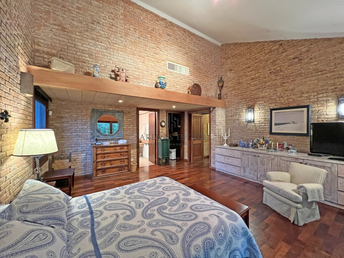 Casa ID.3073 - Residencia en venta ubicada en la mansa - Punta del Este