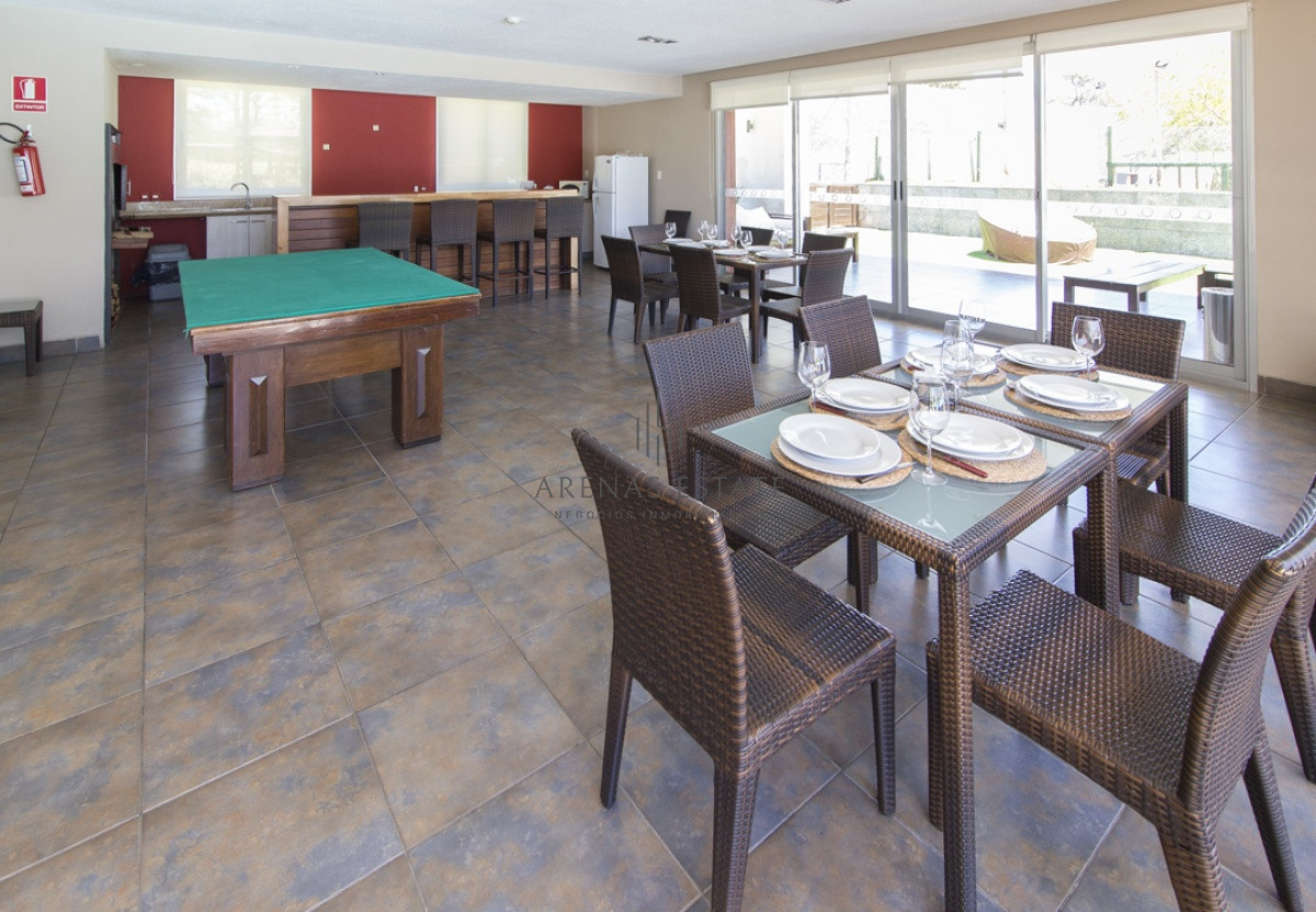 Apartamento ID.3119 - Piso alto, dos dormitorios, dos baños