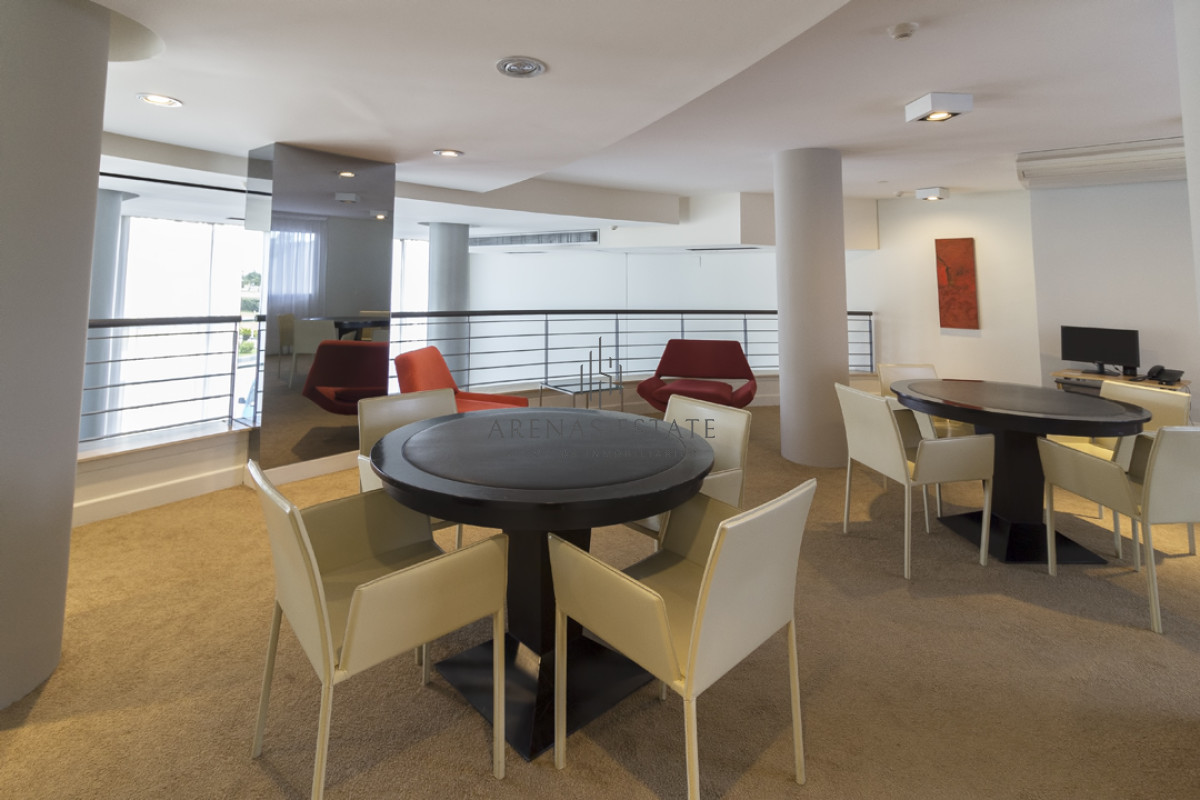 Apartamento ID.3119 - Piso alto, dos dormitorios, dos baños