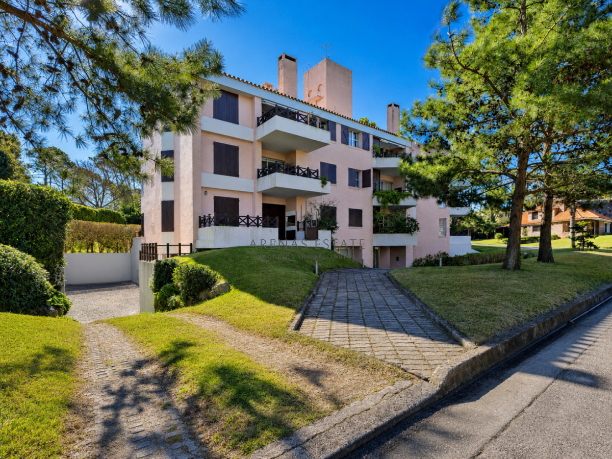 Apartamento ID.4663 - Apartamento en venta de tres dormitorios 