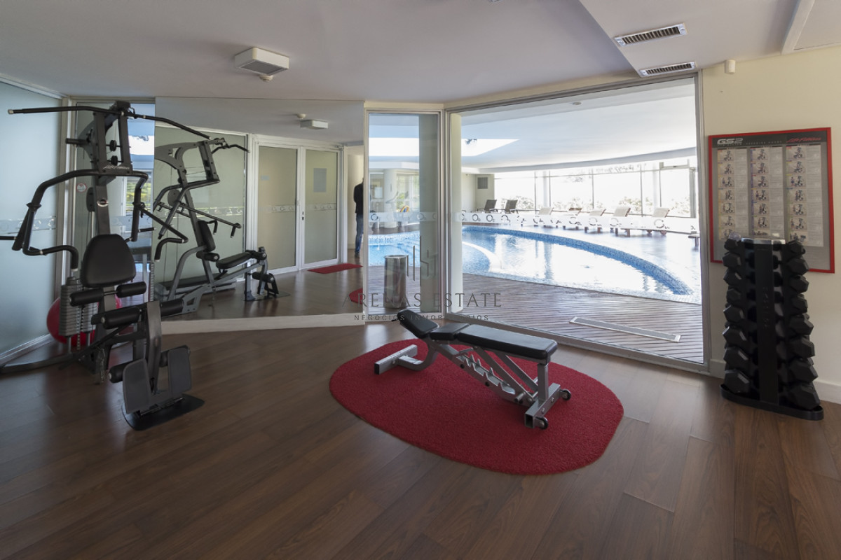 Apartamento ID.3119 - Piso alto, dos dormitorios, dos baños