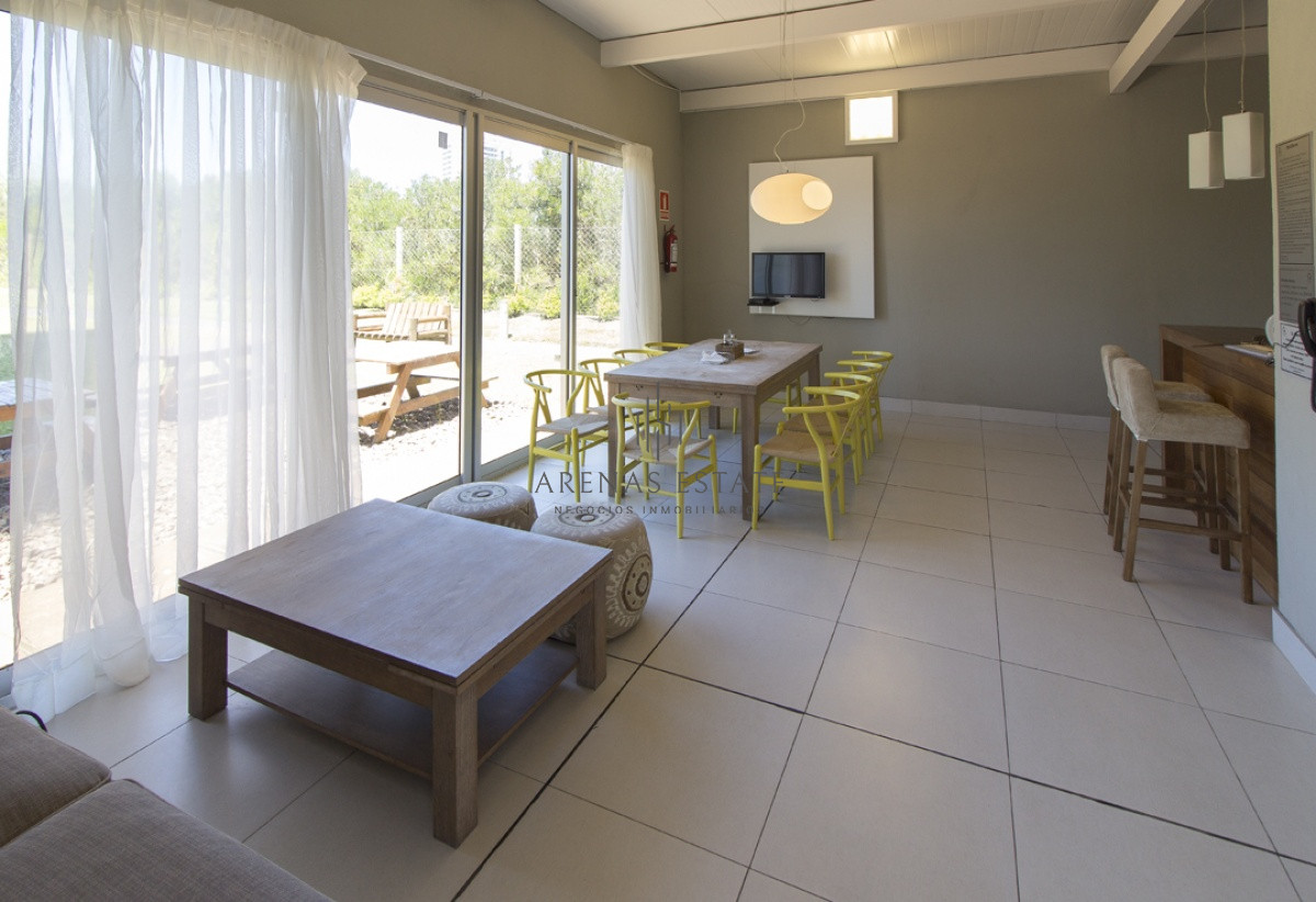 Apartamento ID.3119 - Piso alto, dos dormitorios, dos baños