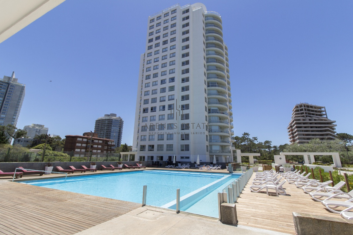 Apartamento ID.3119 - Piso alto, dos dormitorios, dos baños