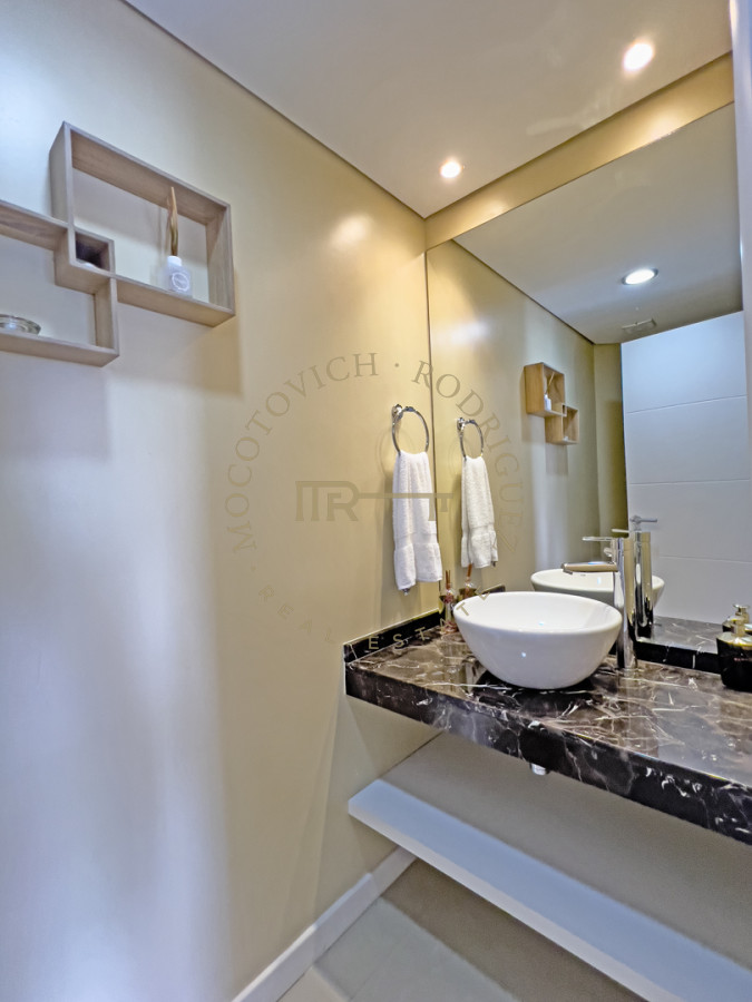 Apartamento ID.2502 - Apartamento en venta y alquiler en Mansa Punta del Este, 2 dormitorios, 3 baños