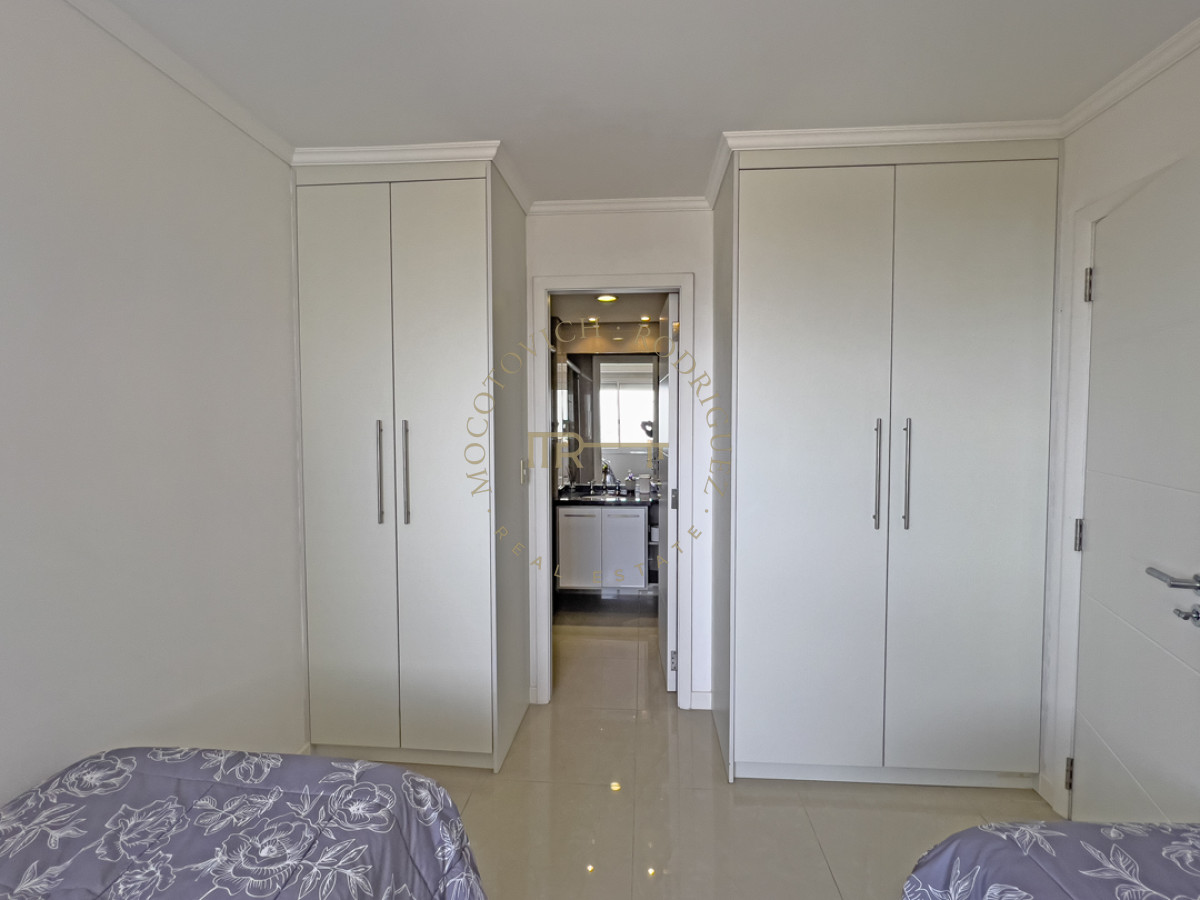 Apartamento ID.2502 - Apartamento en venta y alquiler en Mansa Punta del Este, 2 dormitorios, 3 baños