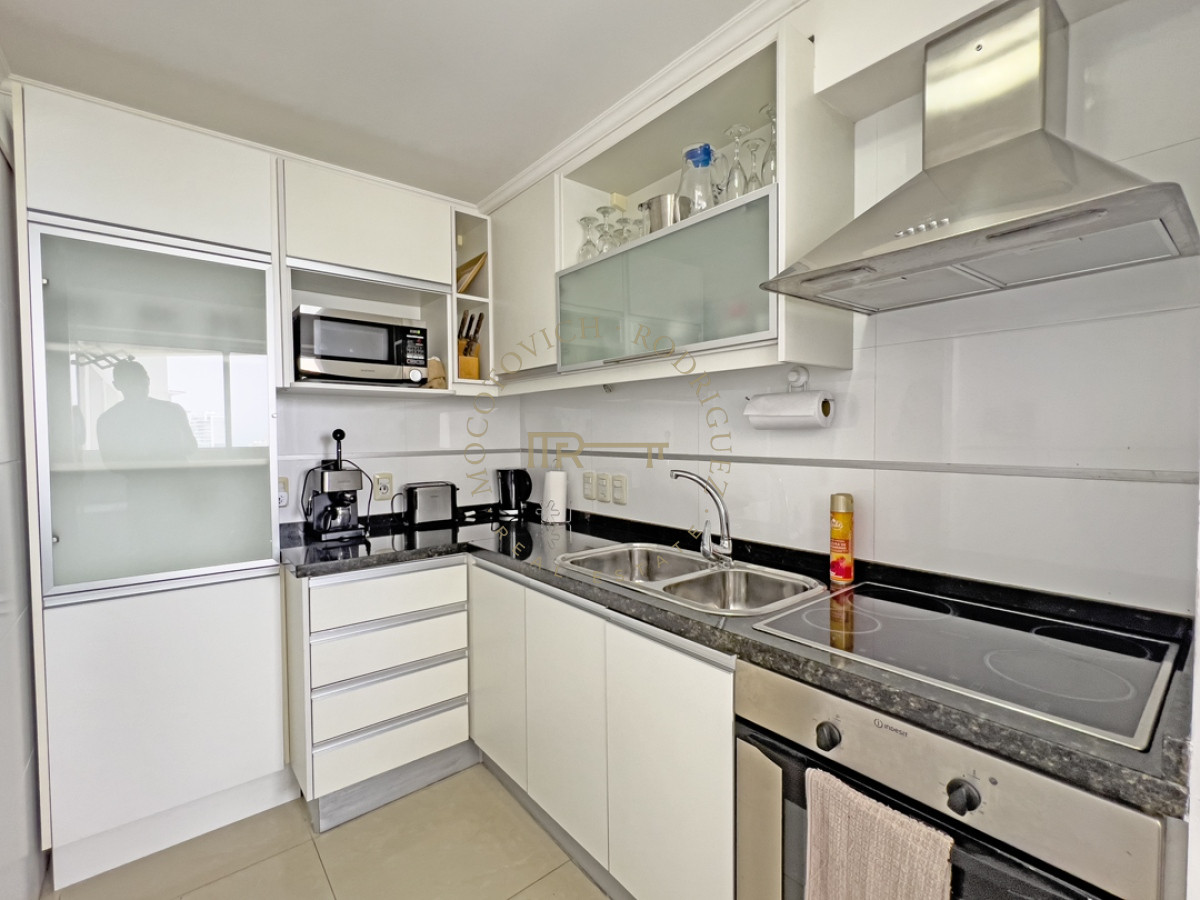 Apartamento ID.2502 - Apartamento en venta y alquiler en Mansa Punta del Este, 2 dormitorios, 3 baños