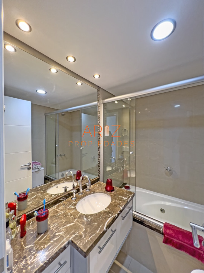 Apartamento ID.2117 - VENTA APARTAMENTO 2 DORMITORIOS 3 BAÑOS 2 EN SUITE PUNTA DEL ESTE MANSA A PASOS DEL MAR