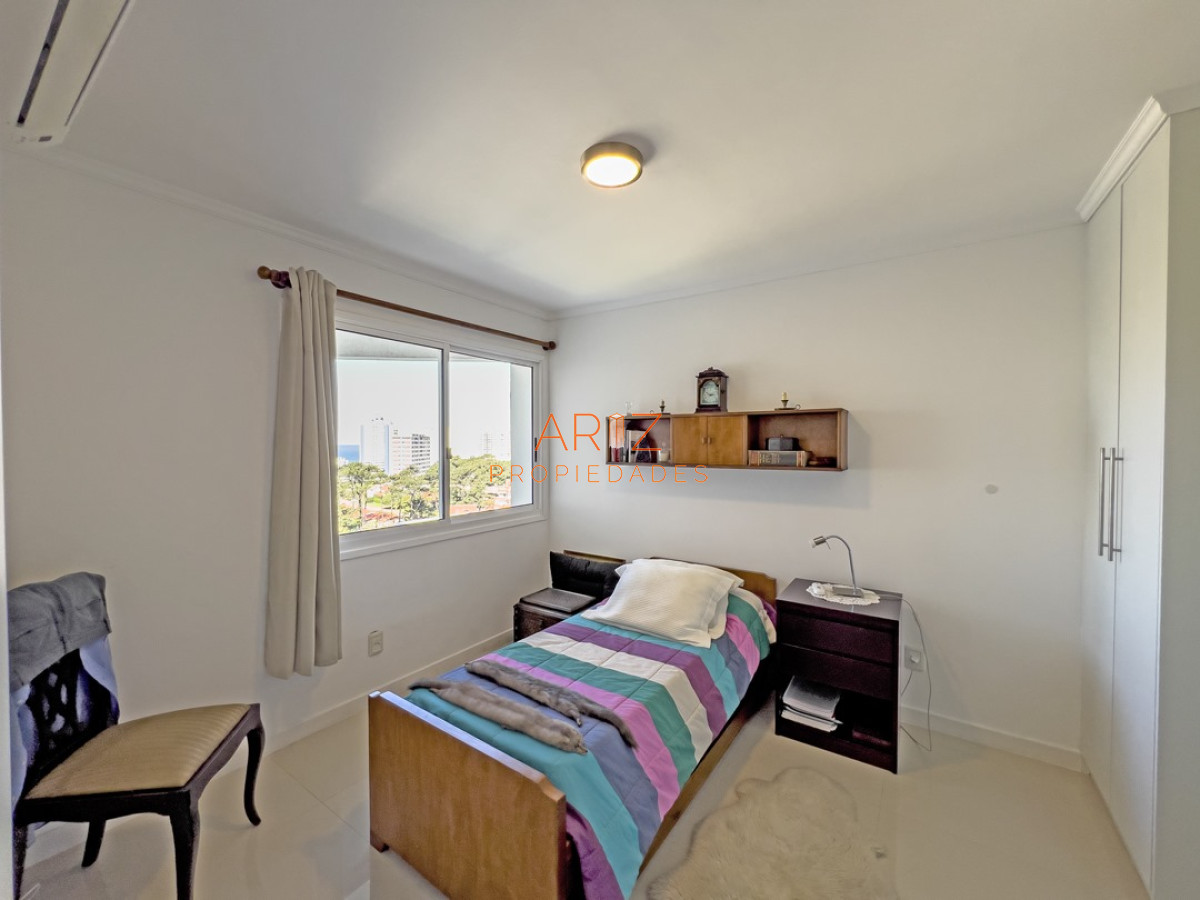 Apartamento ID.2117 - VENTA APARTAMENTO 2 DORMITORIOS 3 BAÑOS 2 EN SUITE PUNTA DEL ESTE MANSA A PASOS DEL MAR