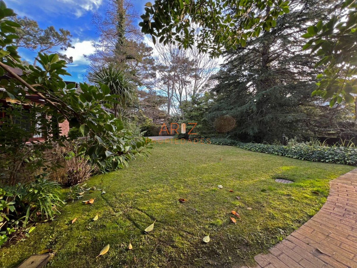 Casa ID.2189 - Residencia en venta ubicada en la mansa - Punta del Este