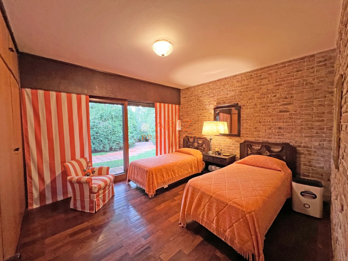 Casa ID.2189 - Residencia en venta ubicada en la mansa - Punta del Este