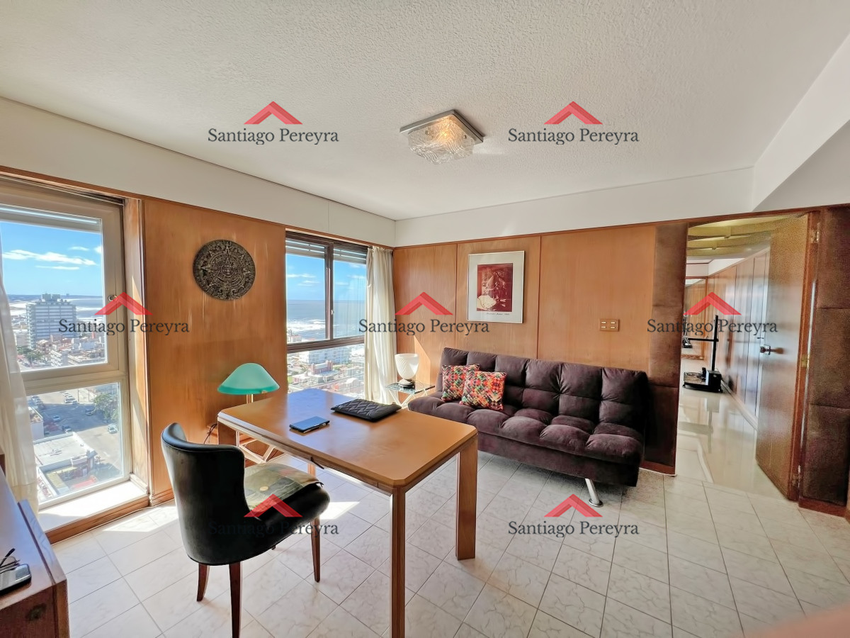 Apartamento ID.15581 - Apartamento en venta en Punta del Este, Tres dormitorios + servicio