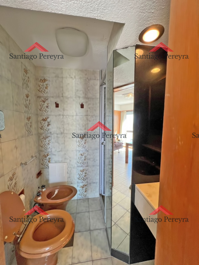 Apartamento ID.15581 - Apartamento en venta en Punta del Este, Tres dormitorios + servicio