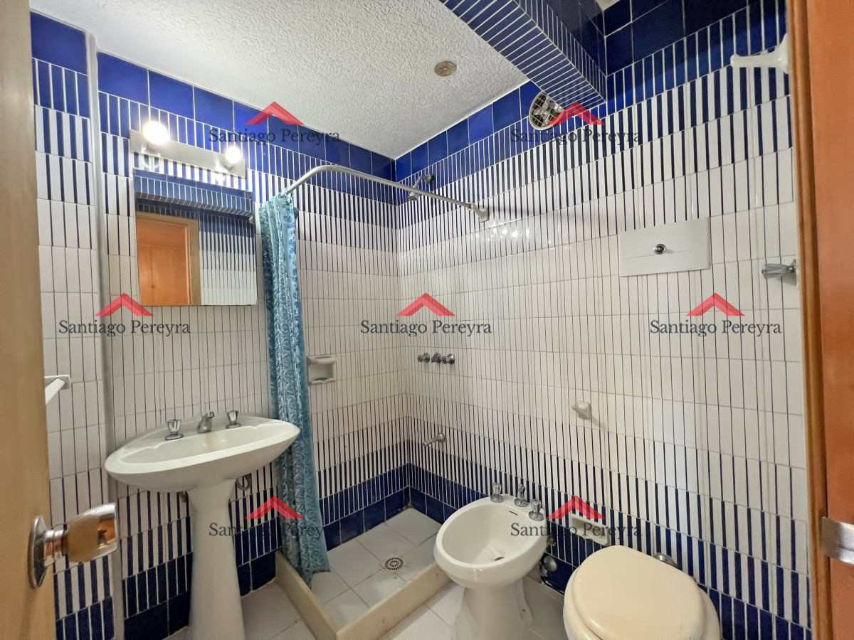 Apartamento ID.15581 - Apartamento en venta en Punta del Este, Tres dormitorios + servicio