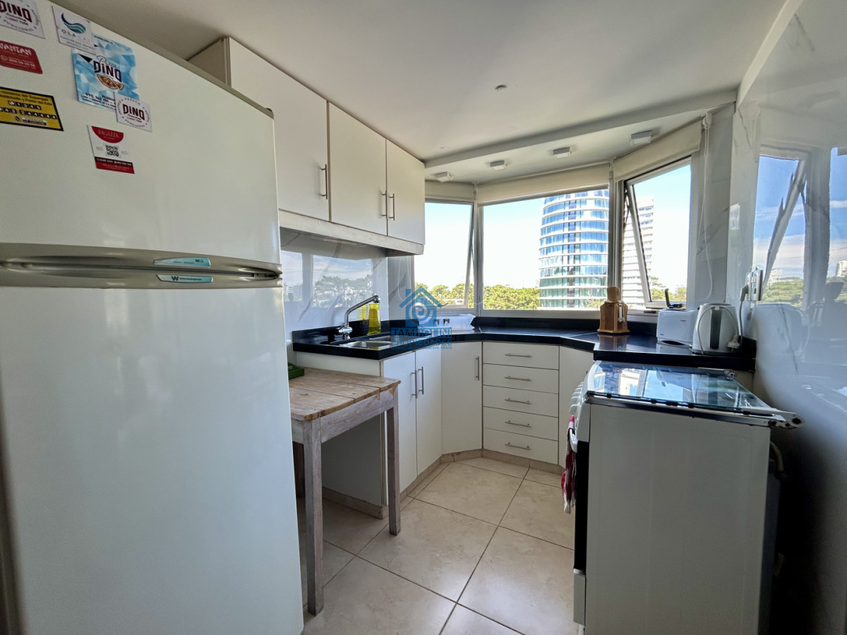 Apartamento ID.1166 - Alquiler anual usd 2200 mensuales- 3 dormitorios reciclado