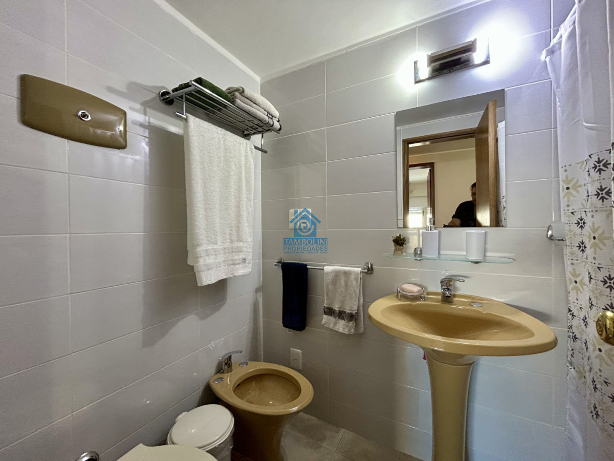 Apartamento ID.1166 - Alquiler anual usd 2200 mensuales- 3 dormitorios reciclado