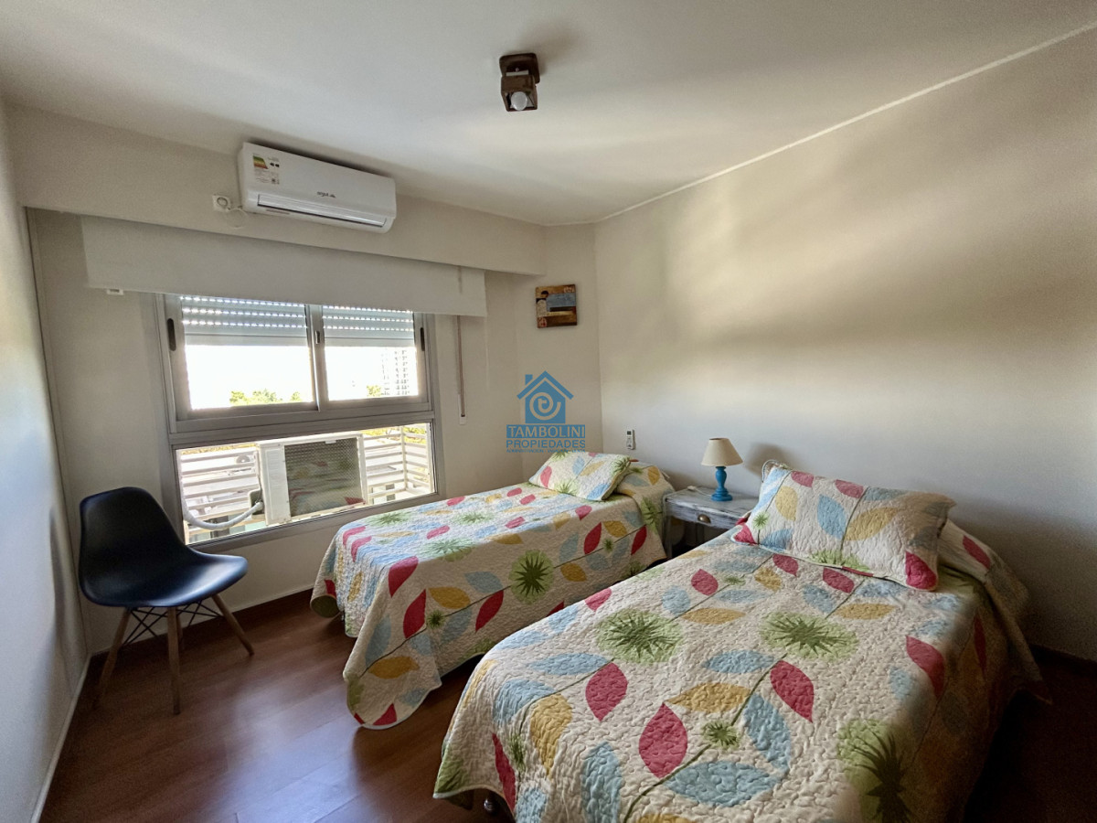 Apartamento ID.1166 - Alquiler anual usd 2200 mensuales- 3 dormitorios reciclado