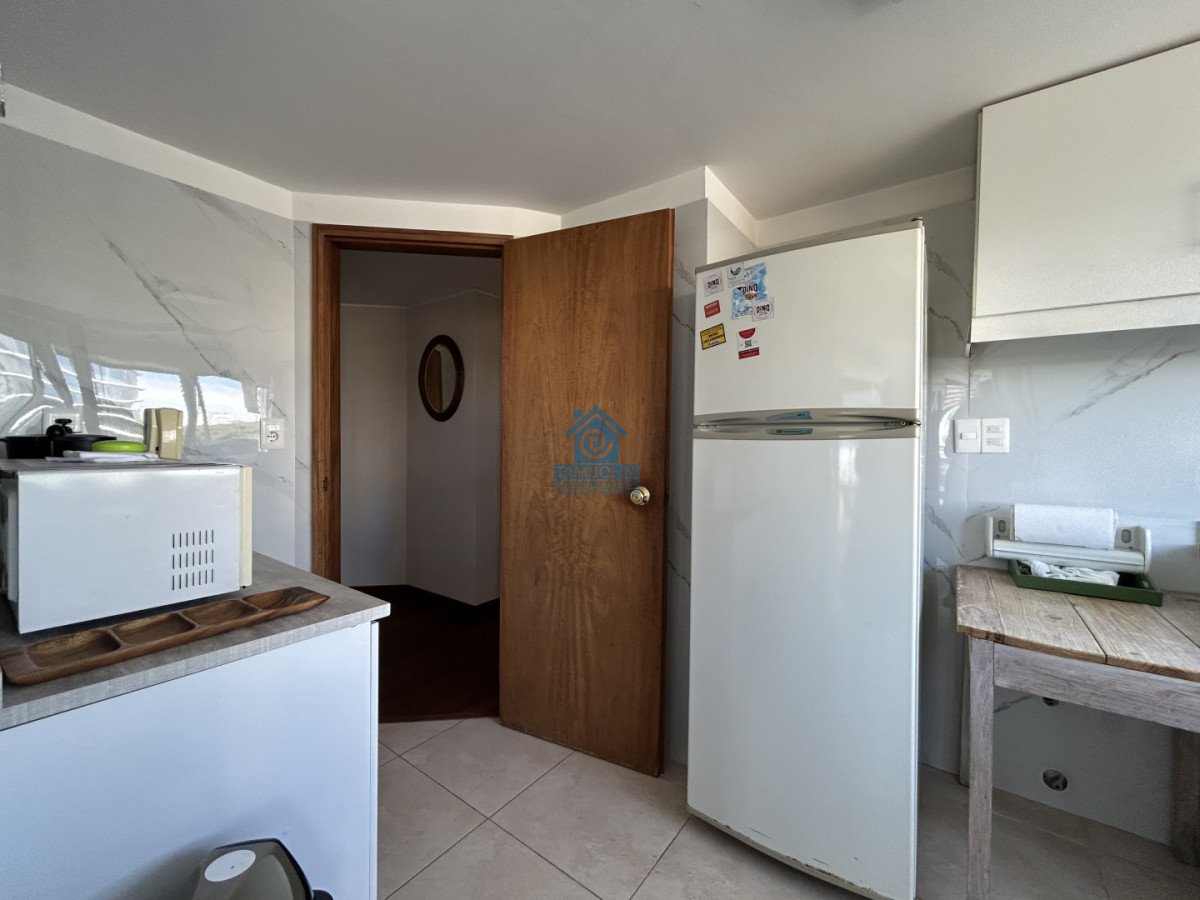Apartamento ID.1166 - Alquiler anual usd 2200 mensuales- 3 dormitorios reciclado