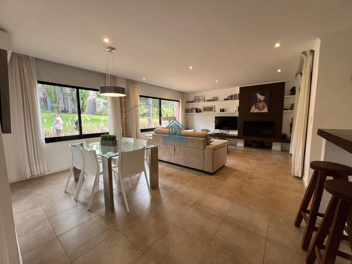 Casa ID.1220 - Alquiler anual y venta casa 2 dormitorios en Barrio privado