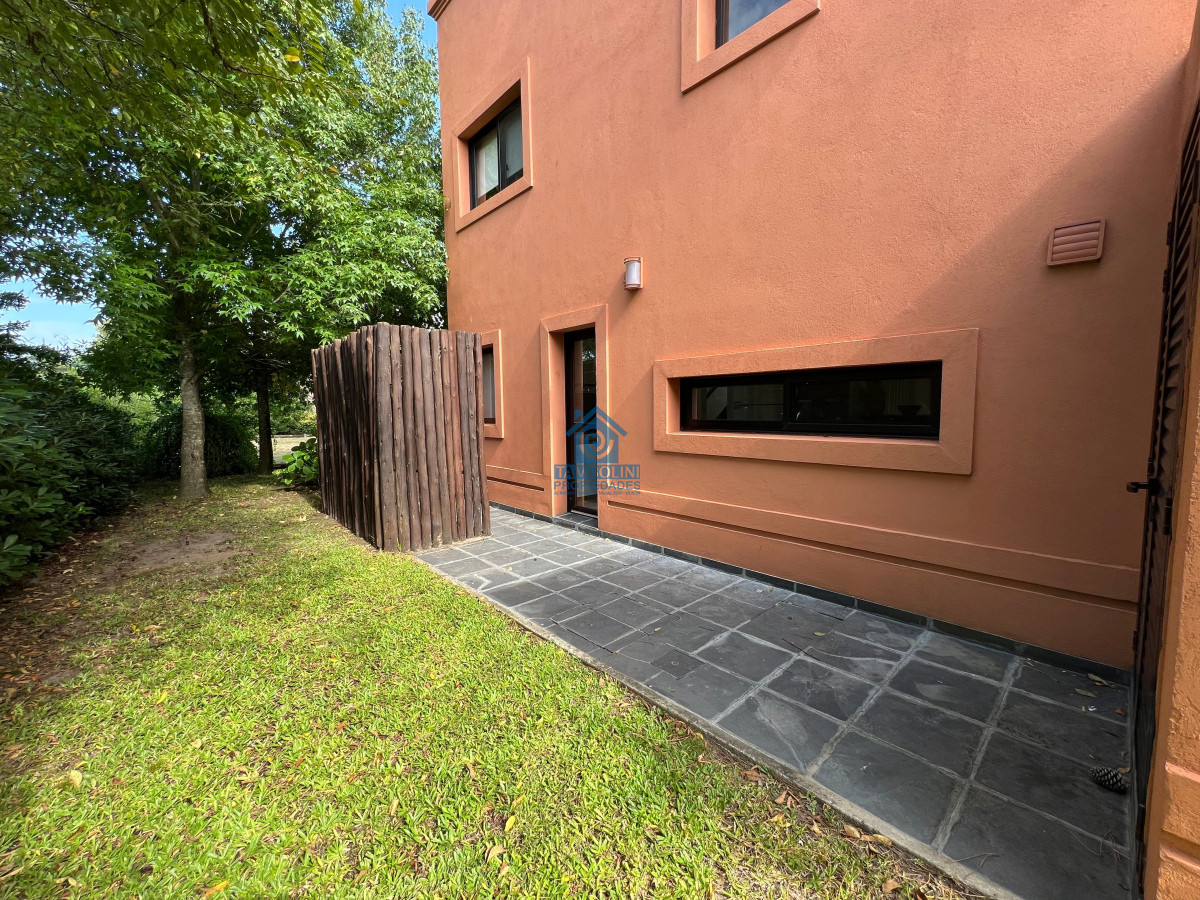 Casa ID.1220 - Alquiler anual y venta casa 2 dormitorios en Barrio privado