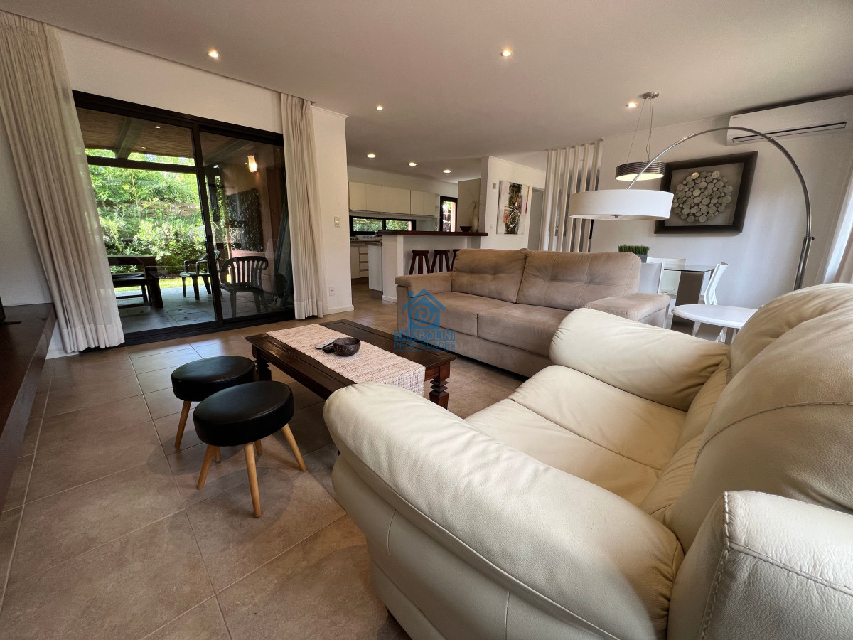 Casa ID.1220 - Alquiler anual y venta casa 2 dormitorios en Barrio privado