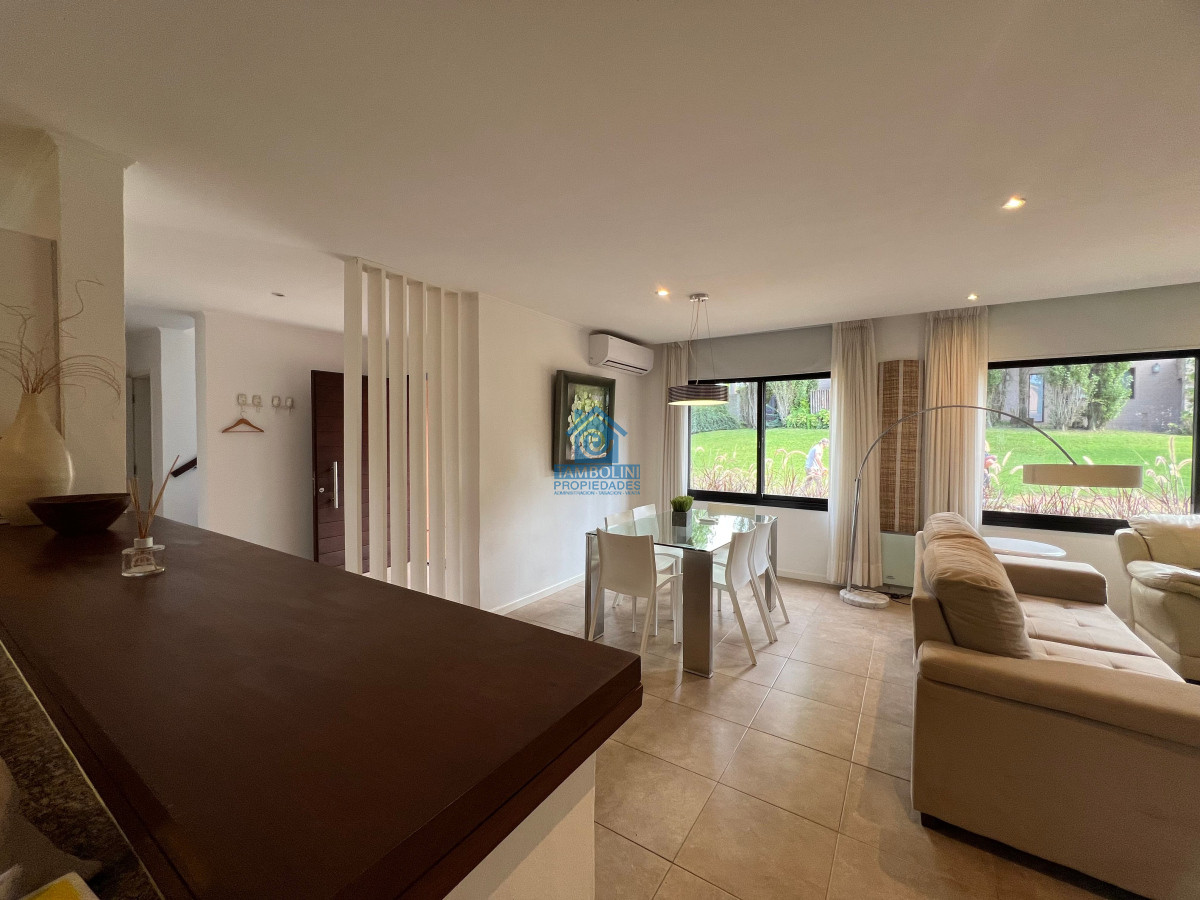 Casa ID.1220 - Alquiler anual y venta casa 2 dormitorios en Barrio privado