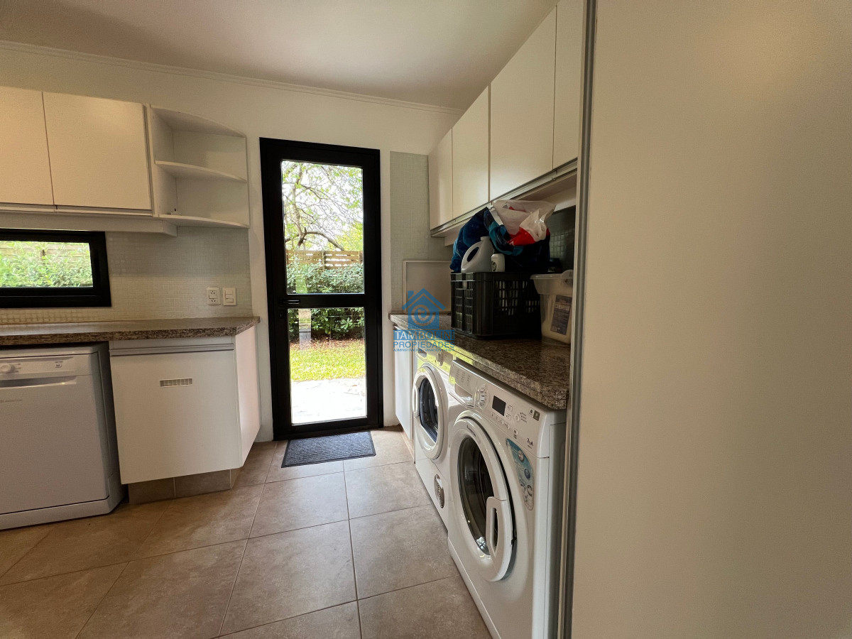 Casa ID.1220 - Alquiler anual y venta casa 2 dormitorios en Barrio privado