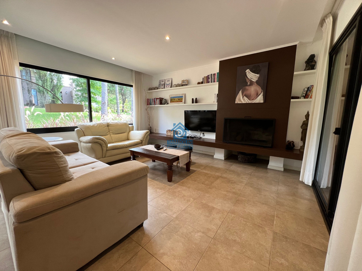 Casa ID.1220 - Alquiler anual y venta casa 2 dormitorios en Barrio privado