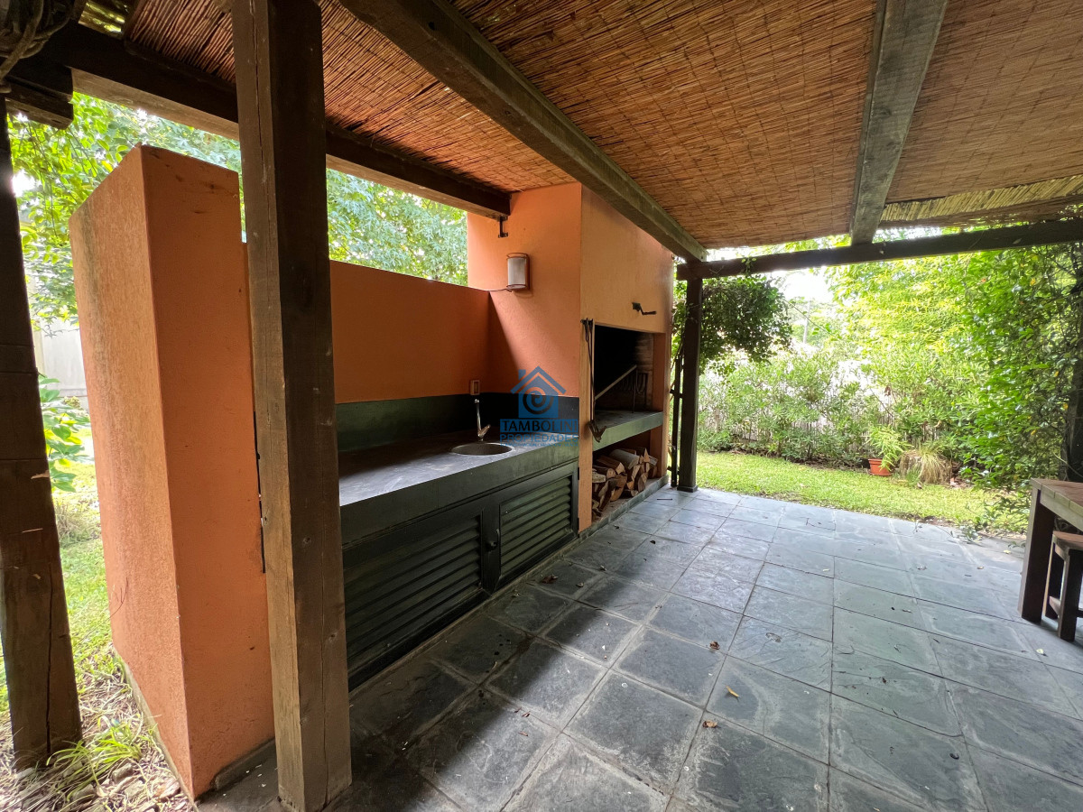 Casa ID.1220 - Alquiler anual y venta casa 2 dormitorios en Barrio privado