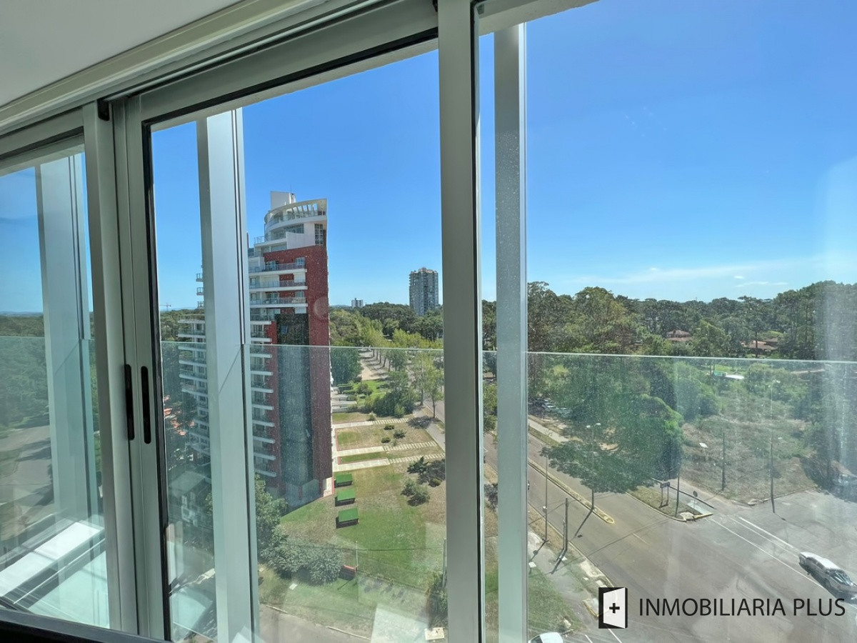 Apartamento ID.925 - Alquiler de Apartamento con Piscinas Climatizada cerrada y Exterior en Punta del Este