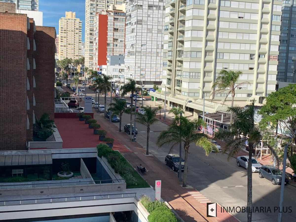 Apartamento ID.930 - Alquilo Apartamento en la Península con vista al Puerto y pasos de la Playa de Punta del Este