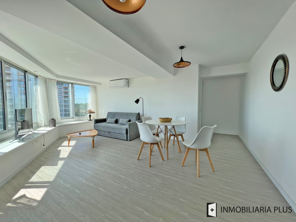 Apartamento ID.925 - Alquiler de Apartamento con Piscinas Climatizada cerrada y Exterior en Punta del Este
