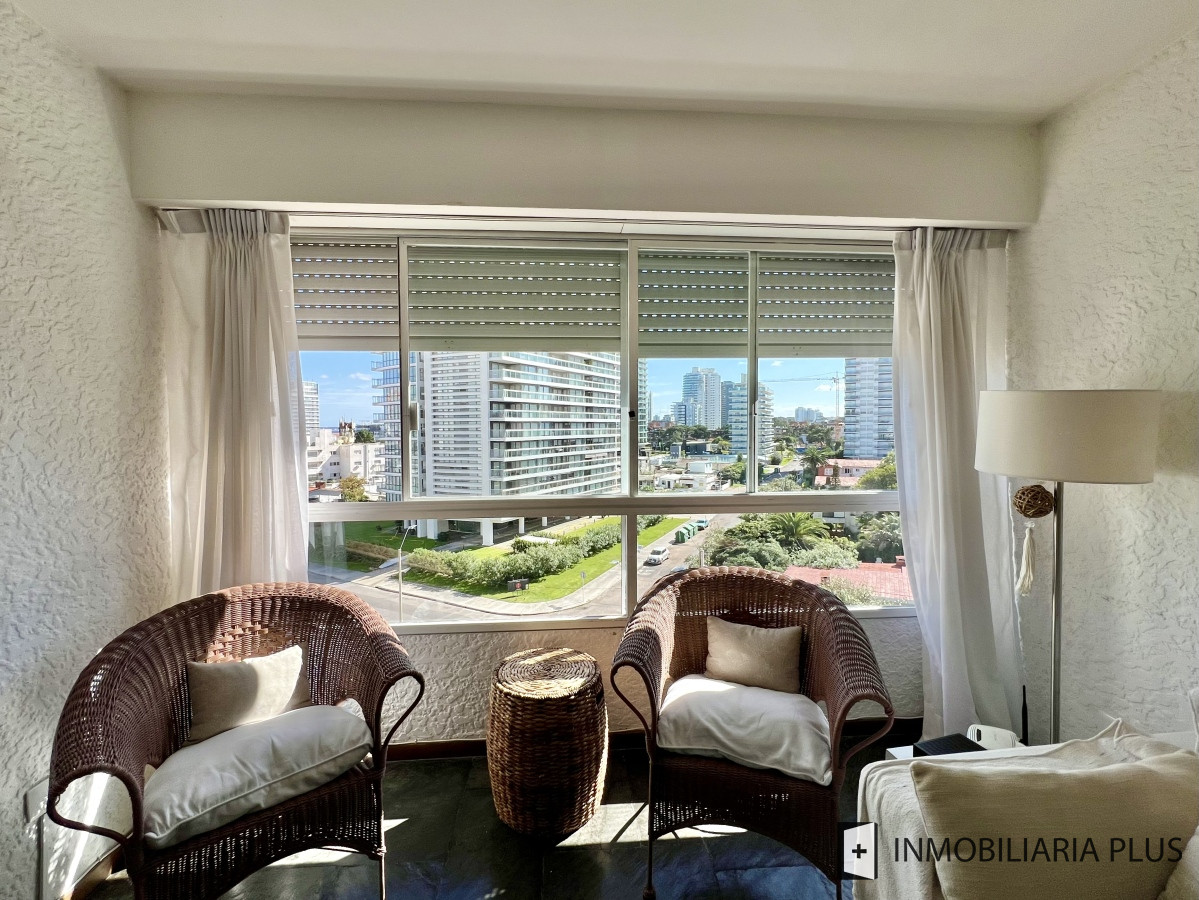 Apartamento ID.1220 - Alquiler de Apartamento de 1 Dormitorio a pasos de la playa Servicio de mucama, piscina, gimnasio y más
