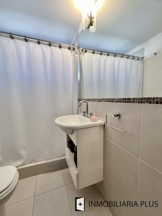 Apartamento ID.1220 - Alquiler de Apartamento de 1 Dormitorio a pasos de la playa Servicio de mucama, piscina, gimnasio y más
