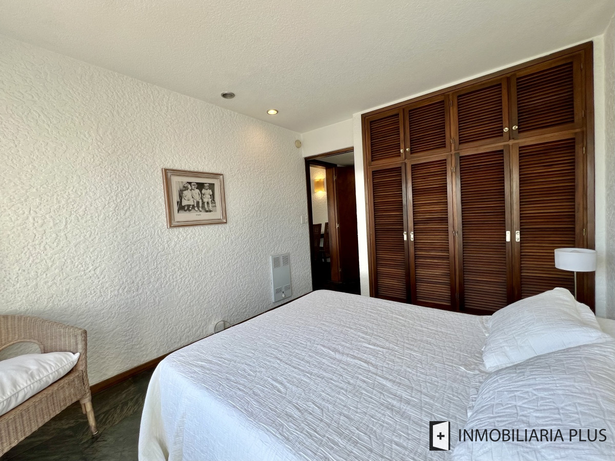 Apartamento ID.1220 - Alquiler de Apartamento de 1 Dormitorio a pasos de la playa Servicio de mucama, piscina, gimnasio y más