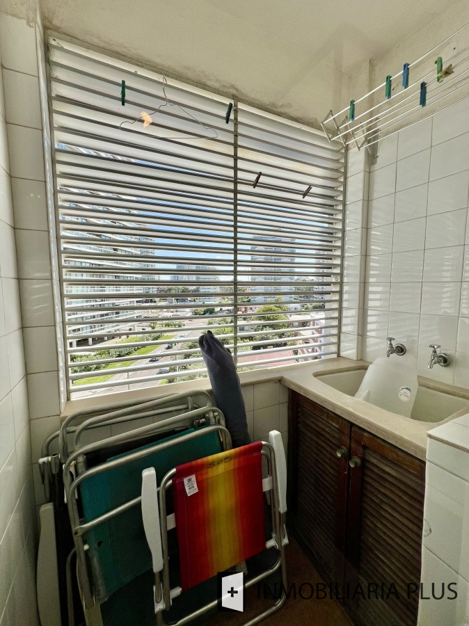 Apartamento ID.1220 - Alquiler de Apartamento de 1 Dormitorio a pasos de la playa Servicio de mucama, piscina, gimnasio y más