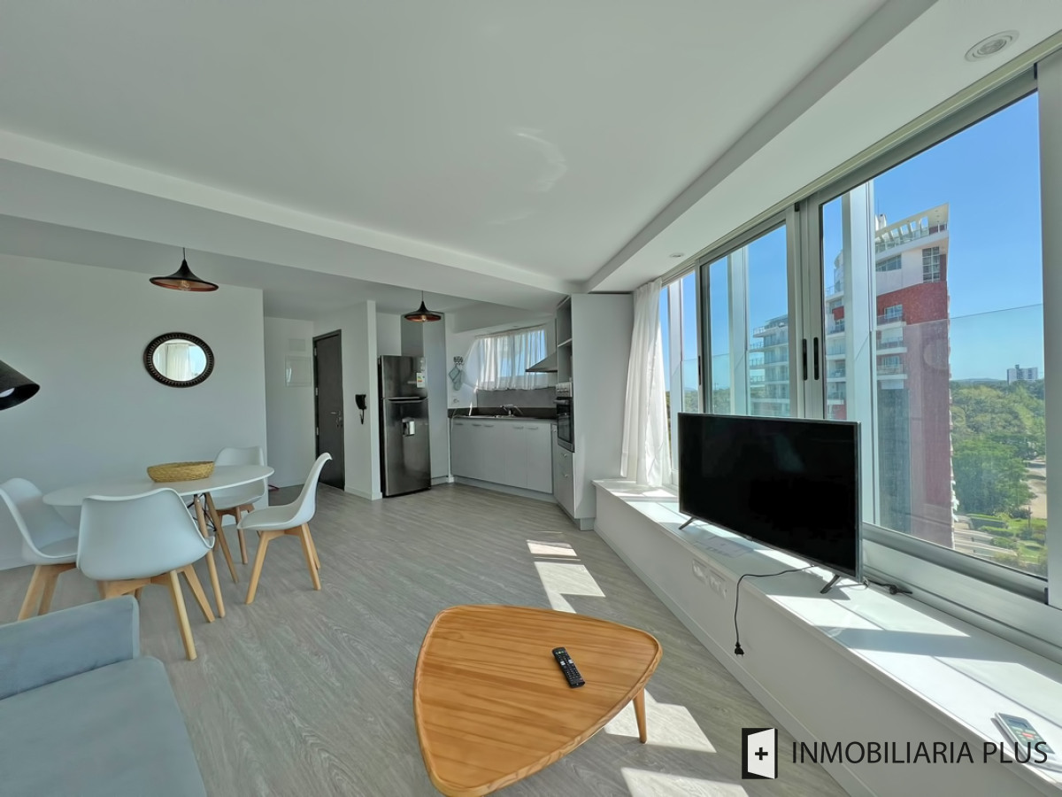 Apartamento ID.925 - Alquiler de Apartamento con Piscinas Climatizada cerrada y Exterior en Punta del Este