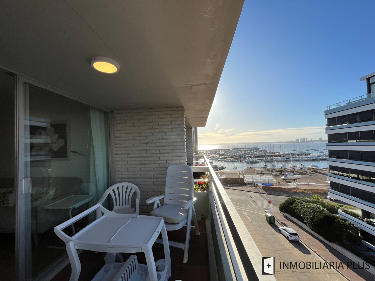 Apartamento ID.930 - Alquilo Apartamento en la Península con vista al Puerto y pasos de la Playa de Punta del Este
